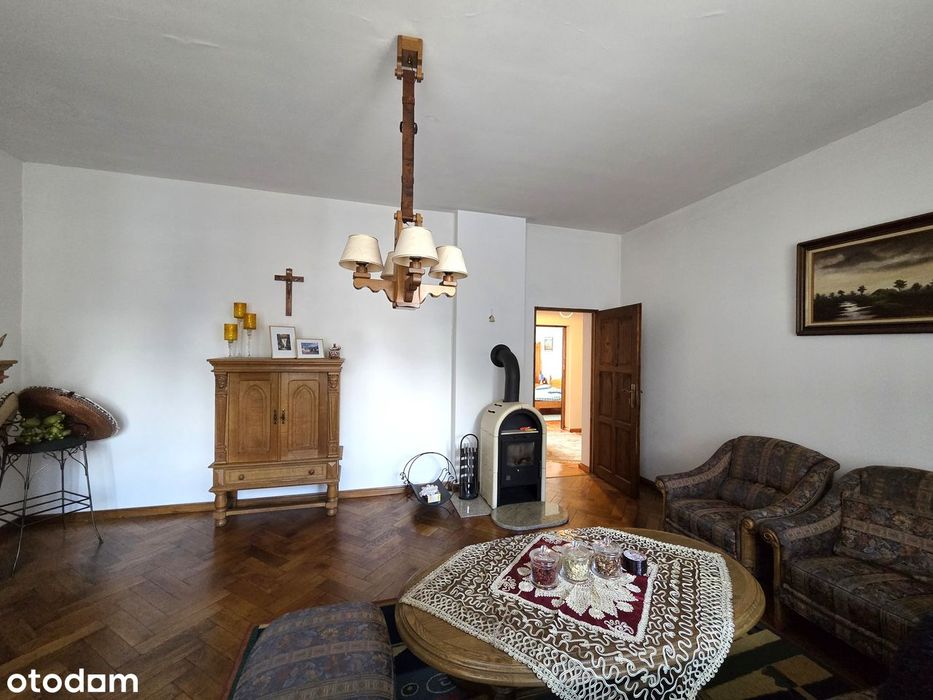 Wyjątkowy, wyremontowany dom- 3 wyposażone mieszkania, lasy i jezioro