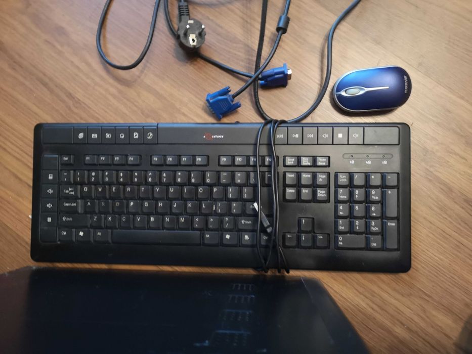 Komputer Dual Core 2.8 Ghz (2Cpus)E5500 Monitor Benq plus akcesoria