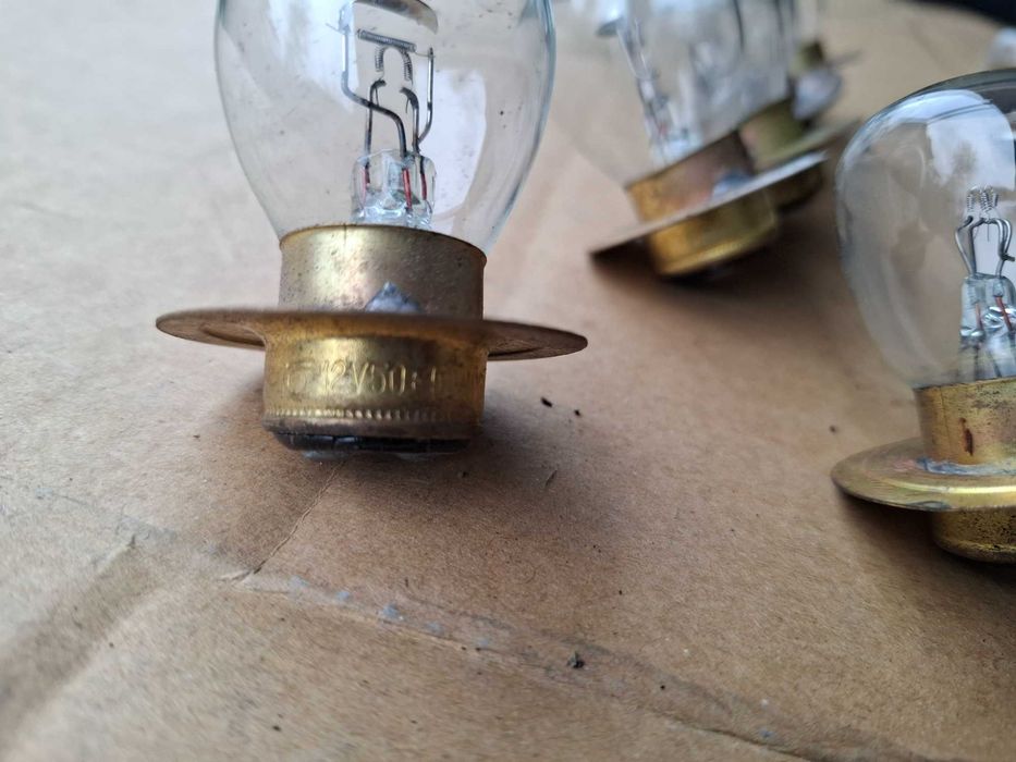 Лампочка 12 вт фара с/г нові