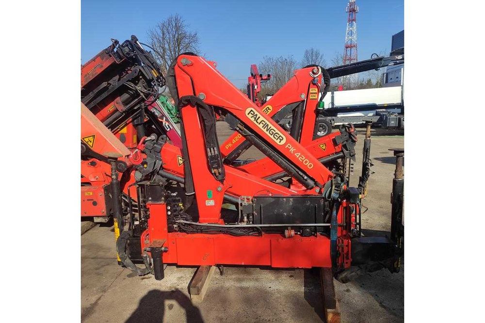 hds manipulator na busa palfinger pk4200 radiowy 2013 hiab fassi