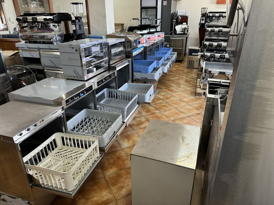 Maquina de café M24 Lacimbal muito muito nova .