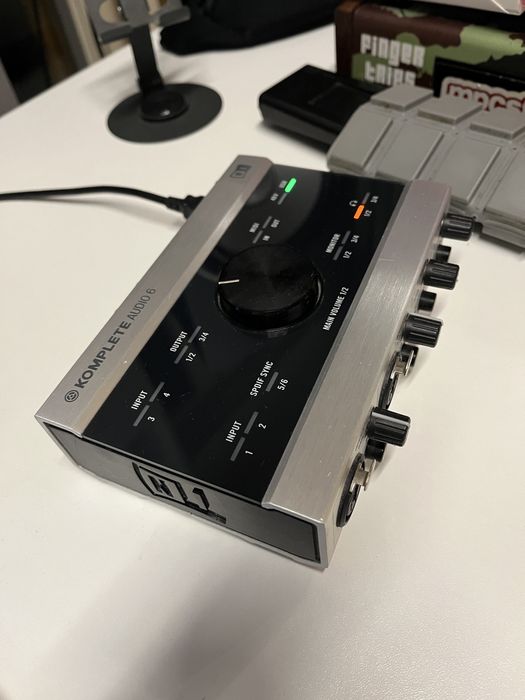Native Instruments Komplete Audio 6 MK1 – interfejs audio USB
