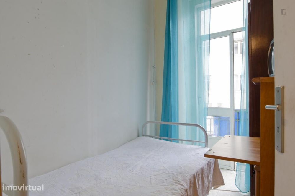 Quarto - localizado em Alameda Lisbon