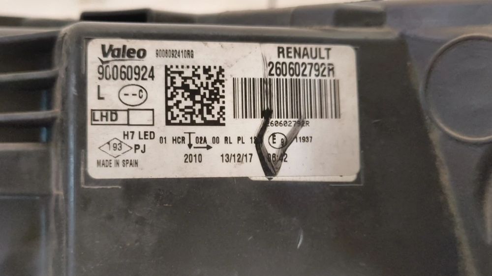 Ótica / farol esquerda RENAULT Megane IV (B9A/M_)