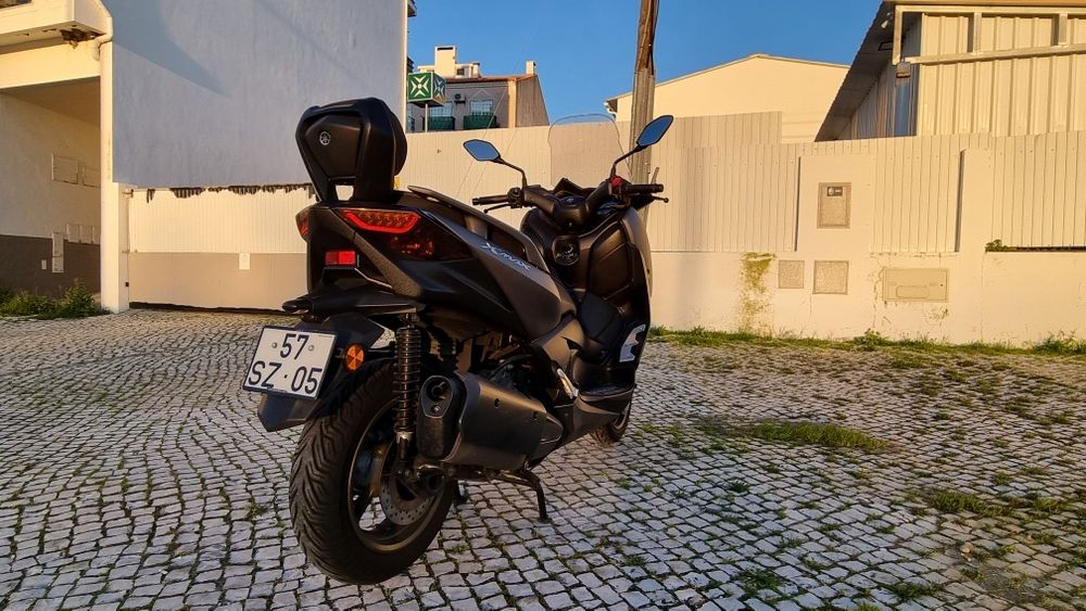 Yamanha Xmax 300