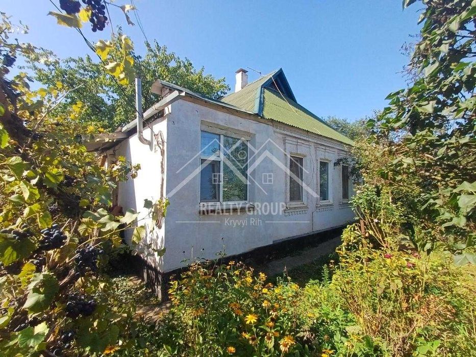 Продаж будинку в Ц-м районі з меблями .