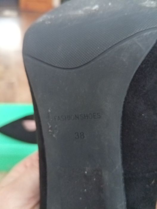 Классические туфли на шпильке