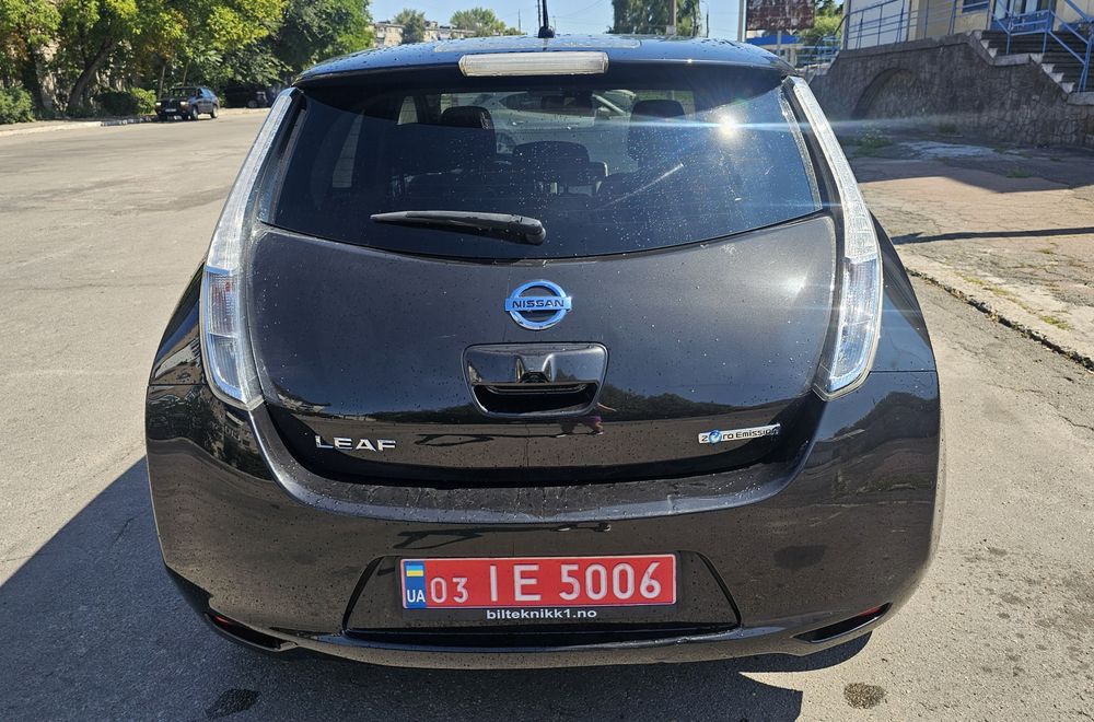 Nissan Leaf  2015 рік