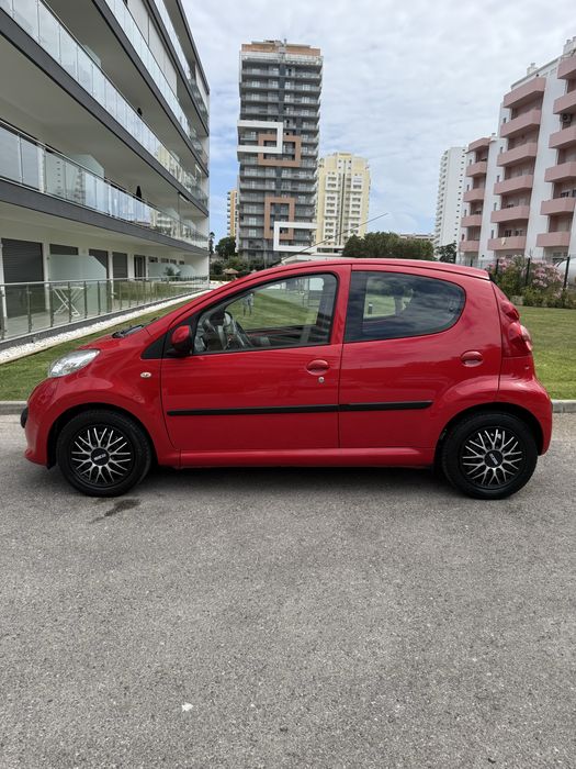 Peugeot 107 • VVT-i • Automático • Apenas 125 mil km (Com Histórico)• Motor Toyota • Nacional • Selo € 19