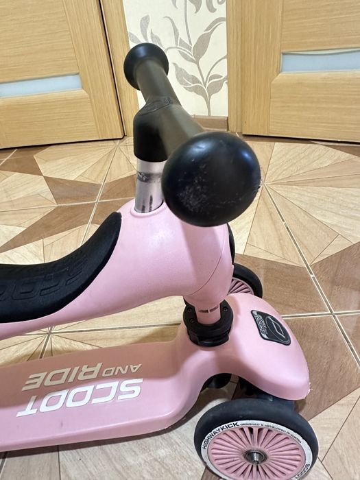 Самокат scoot and ride