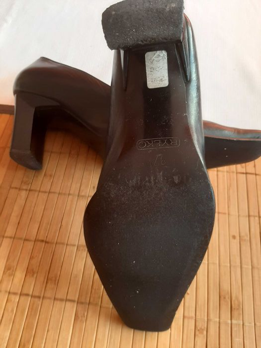 Pantofle damskie RYŁKO -obcas słupek, rozm. 37. Skóra naturalna