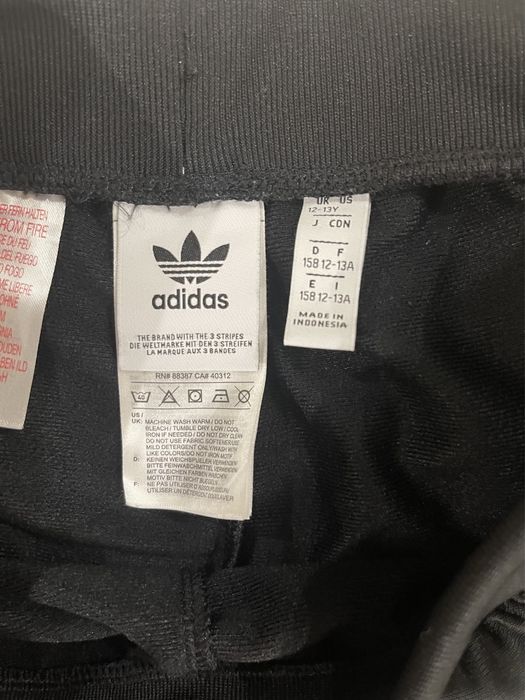 Calções pretos adidas