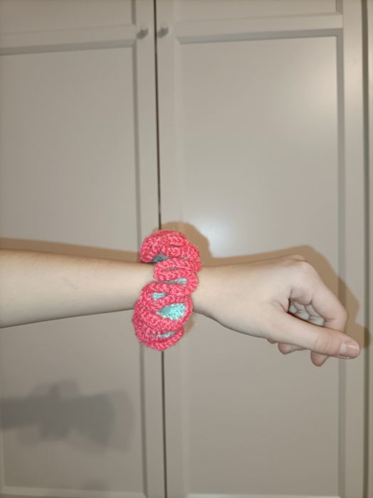 Scrunchie hand made koralowa