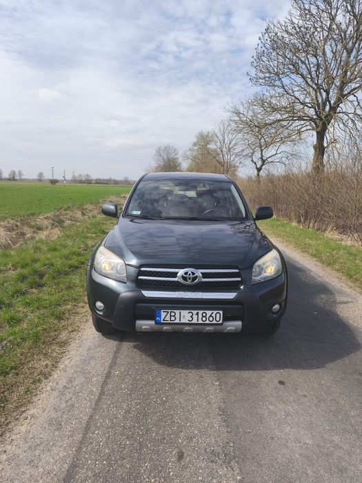 Toyota   RAV 4..