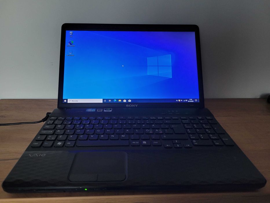 Laptop  SONY  i3 , 4 Gb , 256 SSD