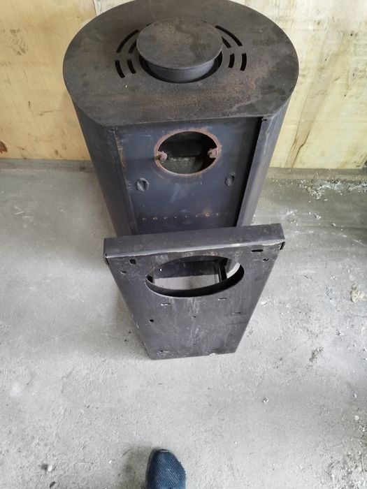 Kominek na drewno wiszący