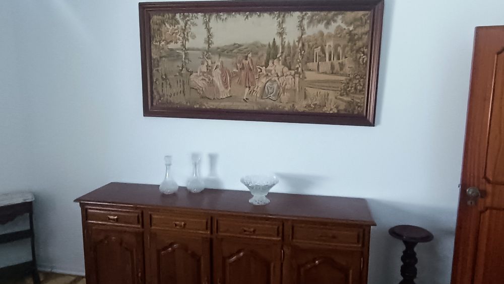 Quadro em Tapeçaria com moldura em madeira