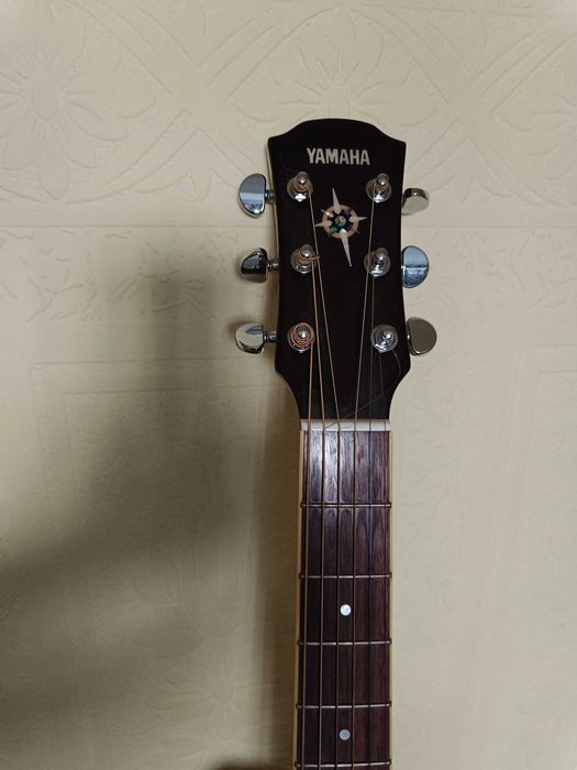 Гитара акустическая yamaha