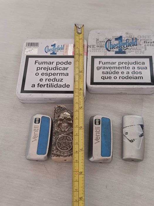 Porta Isqueiros antigos e caixas metálicas