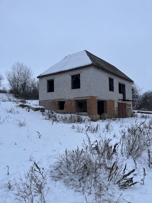 Продам або обміняю приватизований недобудований будинок