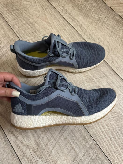 Adidas PureBoost( 40.2/3 p )  26.5 cm