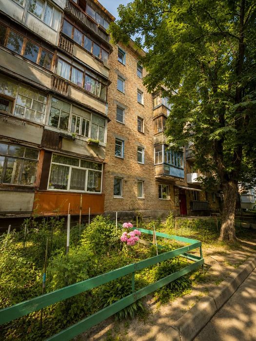 Без%. Квартира  в центрі  м. Вишневе