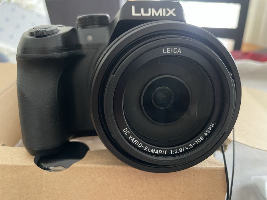 Panasonic Lumix DMC-FZ300 - Preto + Leica Leica DC Vario-Elmarit 25-600mm f/2.8 ASPH f/2.8