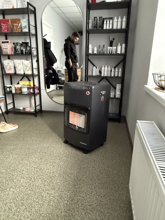 Газовий обігрівач Польща 4,2кВ з редуктором та балоном з газом