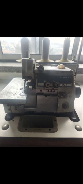 Overlock Industrial SINGER 831 – Corta e cose