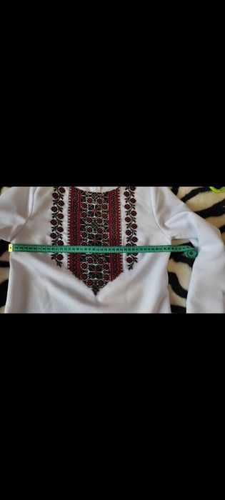 Жіноча вишиванка вишита бісером