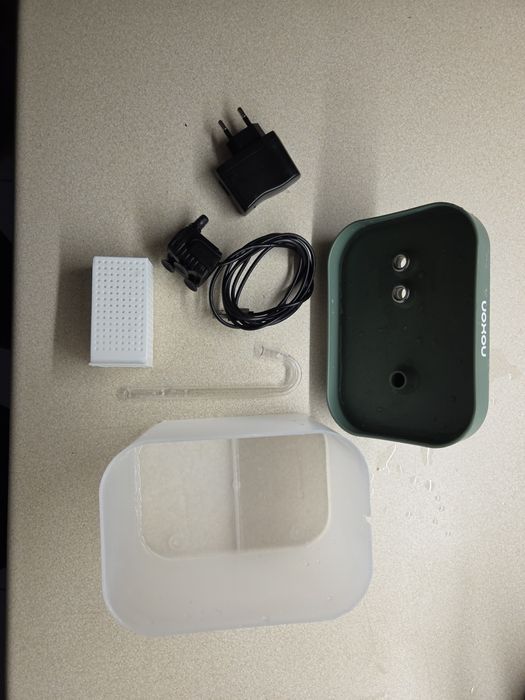 Поїлка-фонтанчик Noxou для котів з фільтром