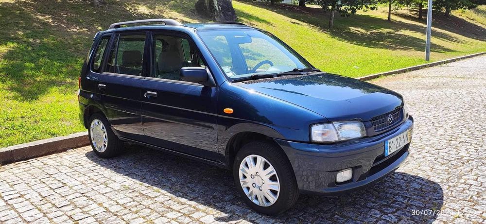 Mazda demio 1999