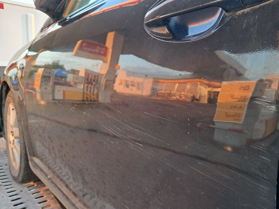 Передня ліва дверка двері дверь Тойота Авенсіс т25