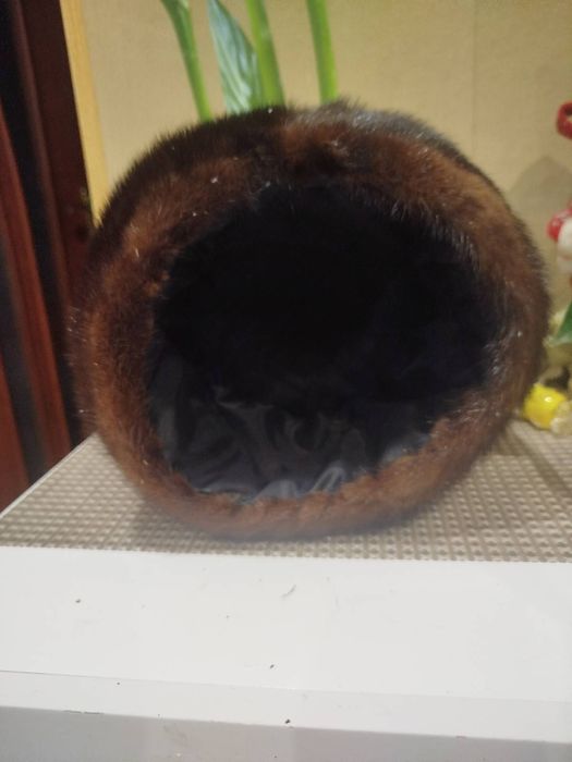 Шапка жіноча, зимова із хутра норка.