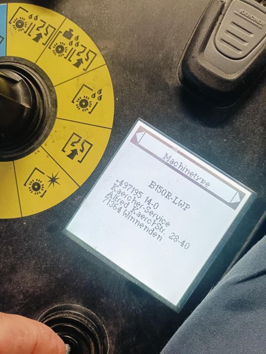 Maszyna do podłóg szorowarka Karcher B150R-LWP