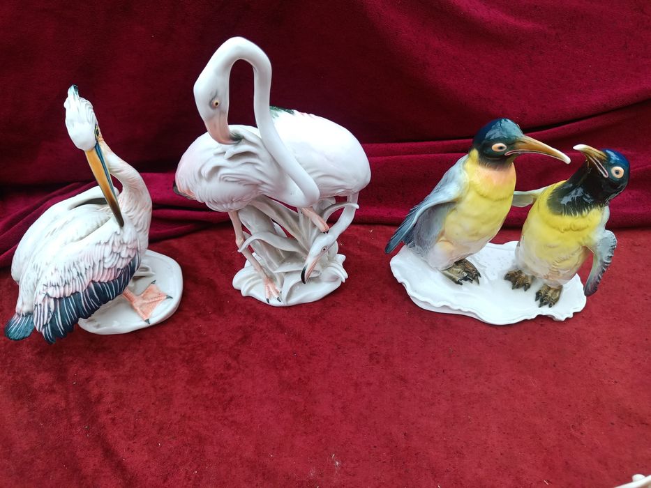 Статуетки Карл енс