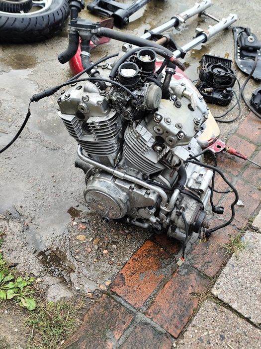 Honda Shadow vt700 kompletne części.