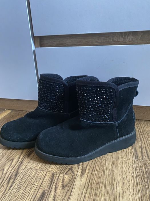 Замшеві угги зі стразами