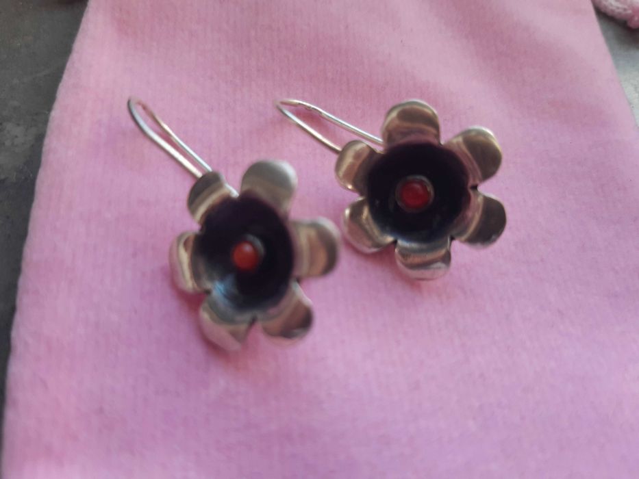 Brincos em prata contrastada, com pedra semipreciosa, NOVOS