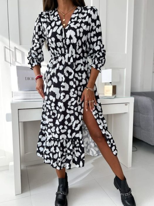 Nowa sukienka z rozporkiem