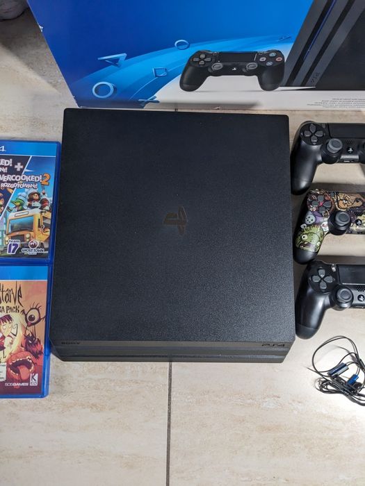 Play Station 4 Pro 1TB-pełen zestaw