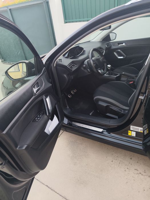 Peugeot 308 poucos km carro