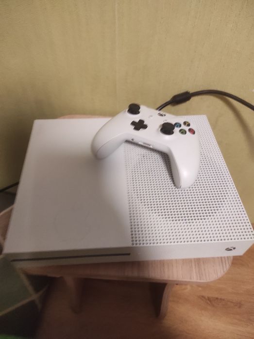 Продам Xbox one s