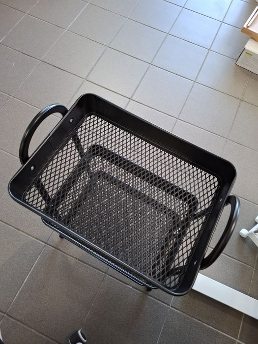 Trzypoziomowy metalowy wózek organizer na kółkach
