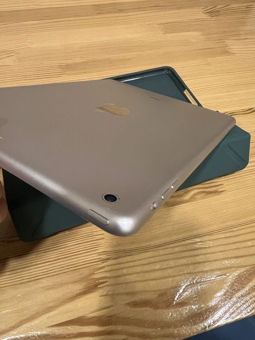 Планшет APPLE iPad Air 32GB модель A1474 білий
