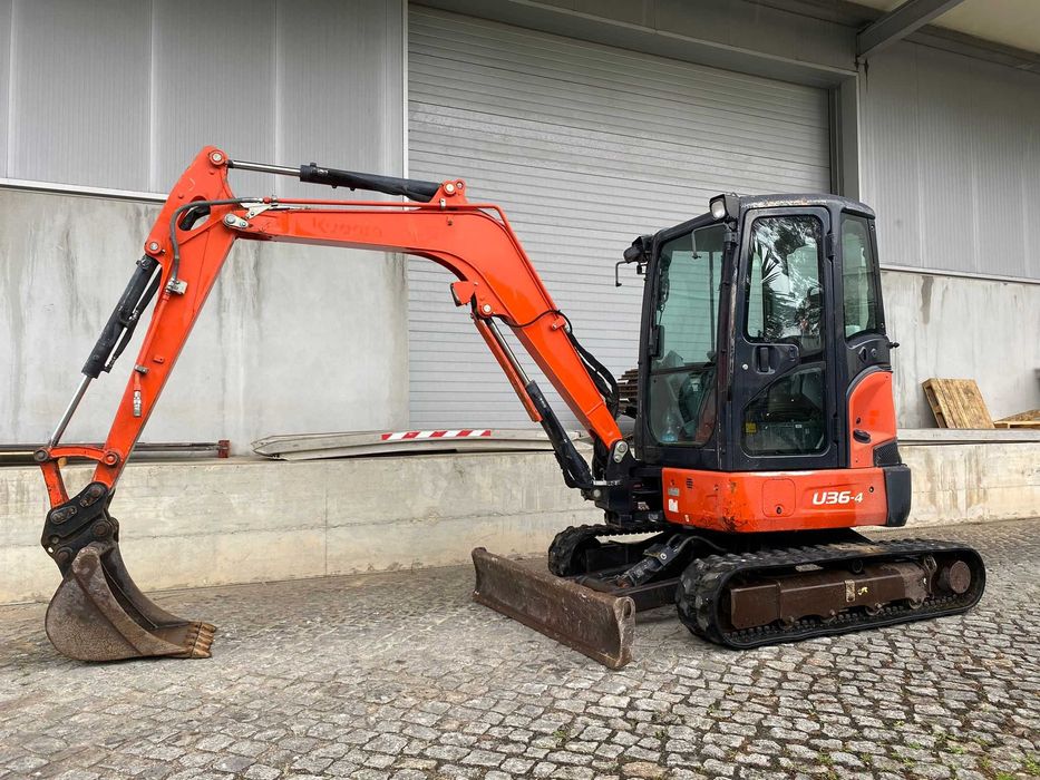 MINI-ESCAVADORA KUBOTA U36-4