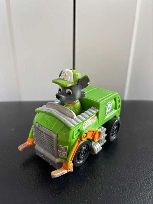 Psi Patrol – Rocky w zielonym pojeździe (recykling)