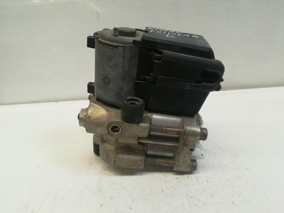ABS nissan primera berlina P11