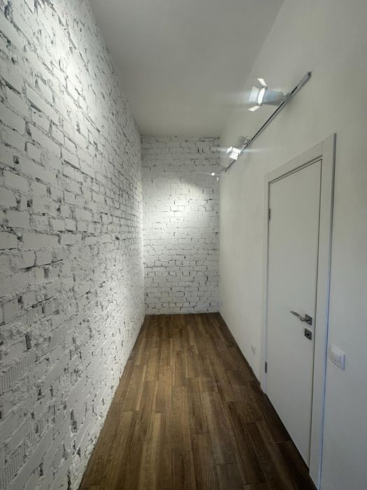 Здам приміщення з окремим входом 10 кв.м, по просп.Лесі Украінки