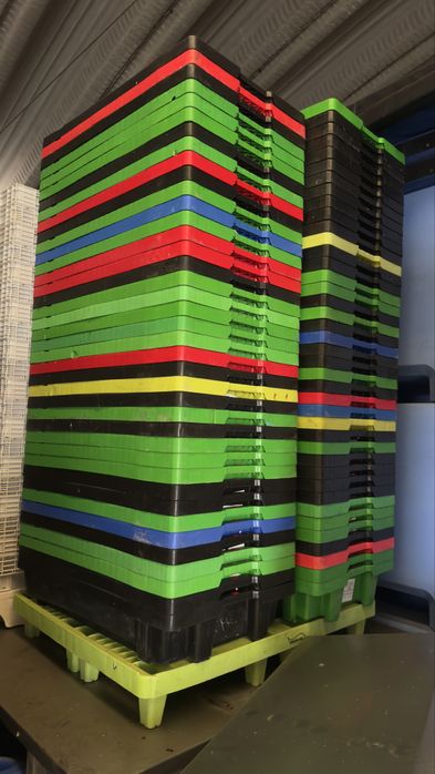 Dornas e cestos de plastico